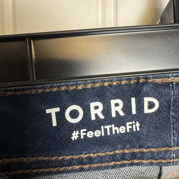 Torrid Luxe bootcut mid rise jeans dark wash size 26T - Picture 5 of 8
